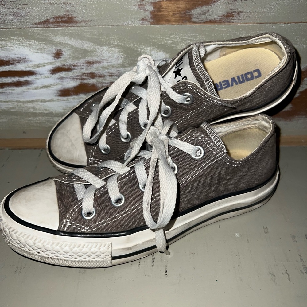 GRAY CONVERSE ALL STAR, kids size 3US (fits like a 6 woman)